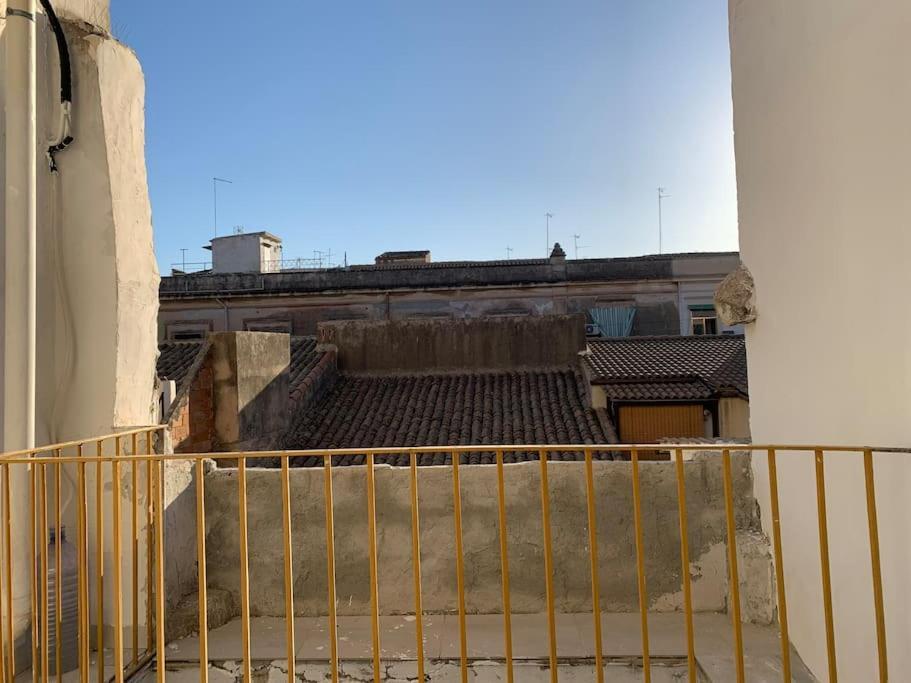 Deni'S Apartments Per 2 Con Veranda Balcone Syracuse Exterior photo
